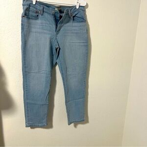 Levi's Women’s Boyfriend Jeans Size 32 Light Wash Stretch Straight Leg EUC
